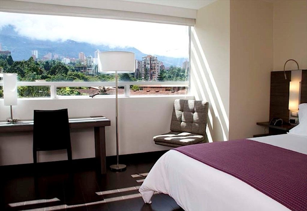 Hotel Bh El Poblado Medellin Exterior photo