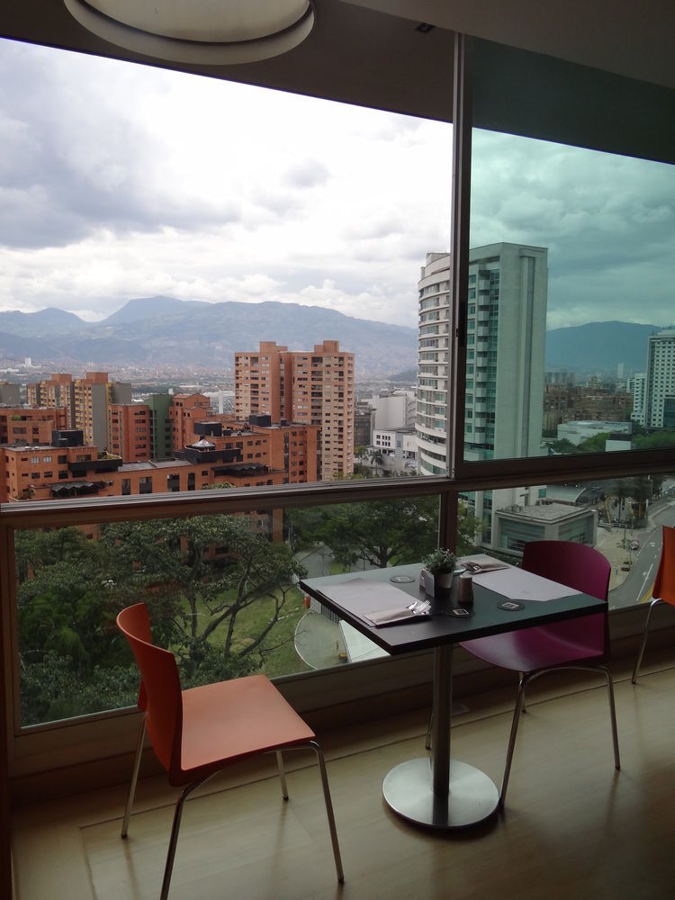 Hotel Bh El Poblado Medellin Exterior photo